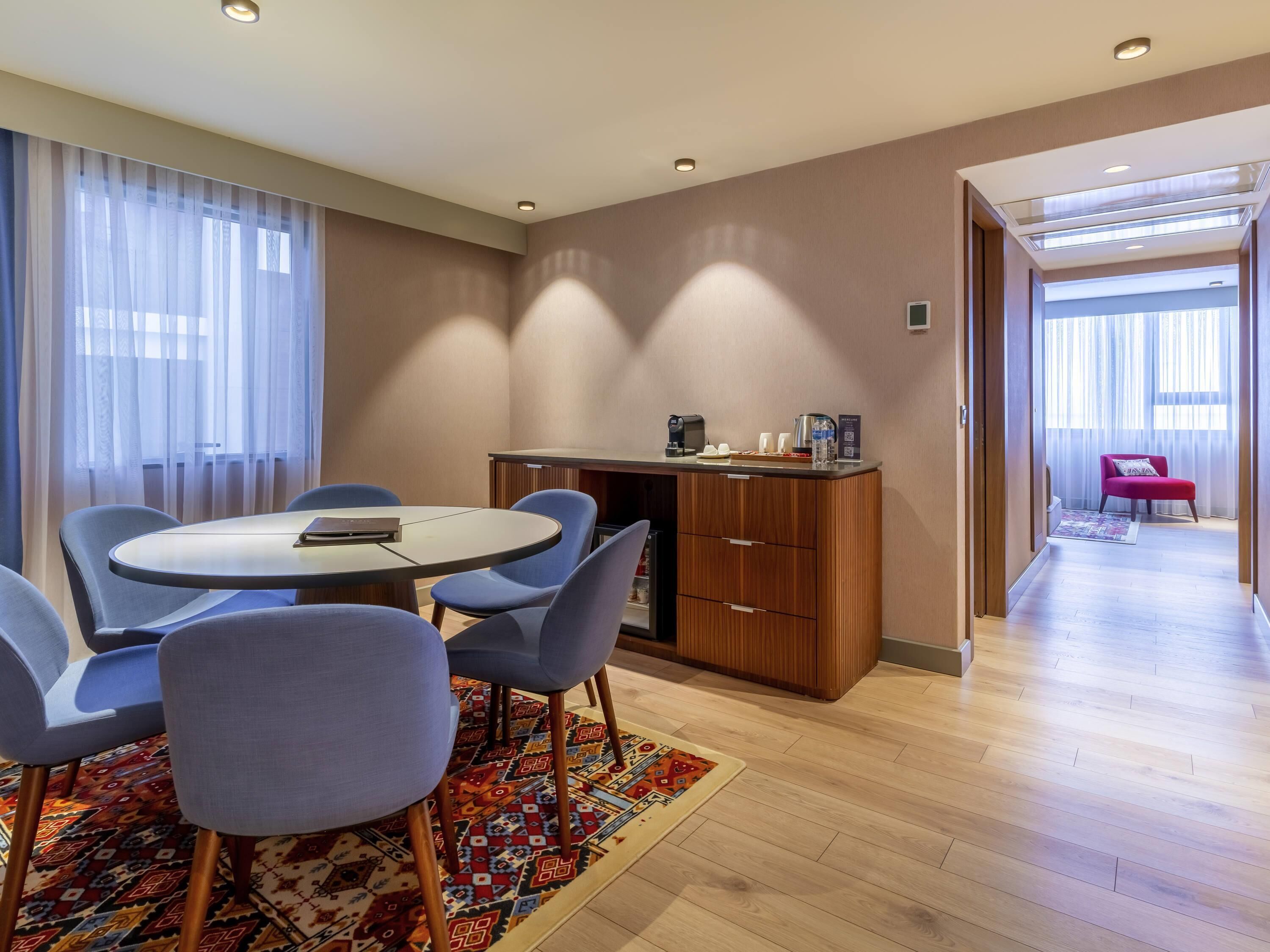 Suite, 1 Double Bed, Sea View | Minibar, desk, soundproofing, free WiFi