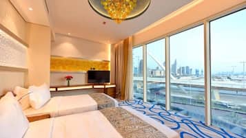 Deluxe Suite, 2 Twin Beds | 1 bedroom, in-room safe, desk, laptop workspace