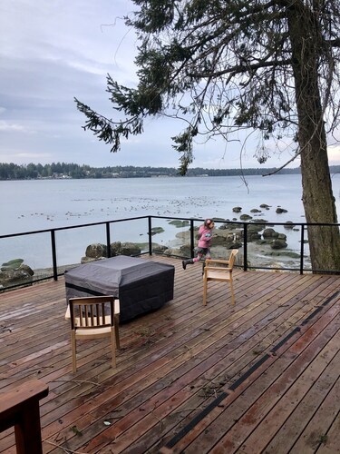 Oceanfront Nanoose Bay stunning views condo sleeps 6
