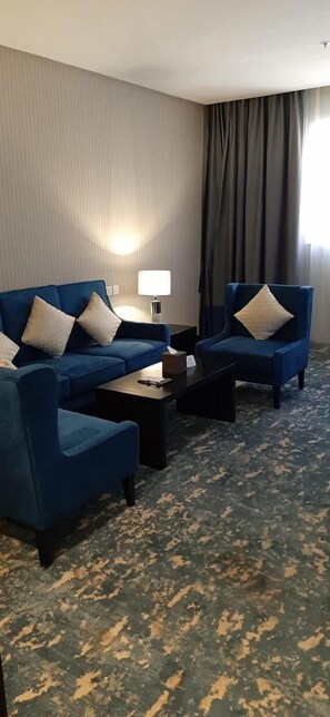 Televisión LED, chimenea, piso con calefacción