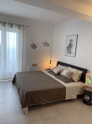 5 habitaciones, tabla de planchar con plancha y wifi gratis 