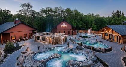 King Bed Astounding Cinematic Sunset in trendy location, South City