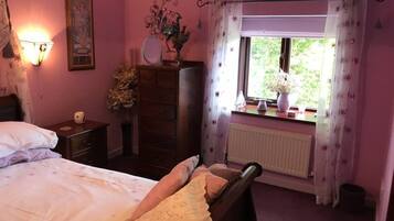 Cottage | 1 bedroom, iron/ironing board, bed sheets