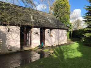 Cottage | Property grounds - Y Twlc Mochyn - Ecofriendly - Farm Animals (Corwen)