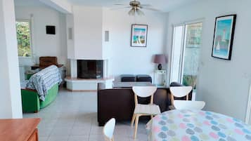 3 chambres, fer et planche à repasser, lit parapluie, Wi-Fi gratuit