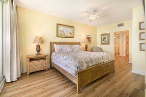 3 bedrooms, iron/ironing board, WiFi, bed sheets - Sweeping 200' high views of the Gulf and sunsets at the pristine Majestic resort (Panama City Beach)
