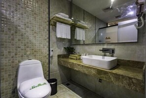Bathroom - Gold Silver Dragon Hotel (Qiongshan)