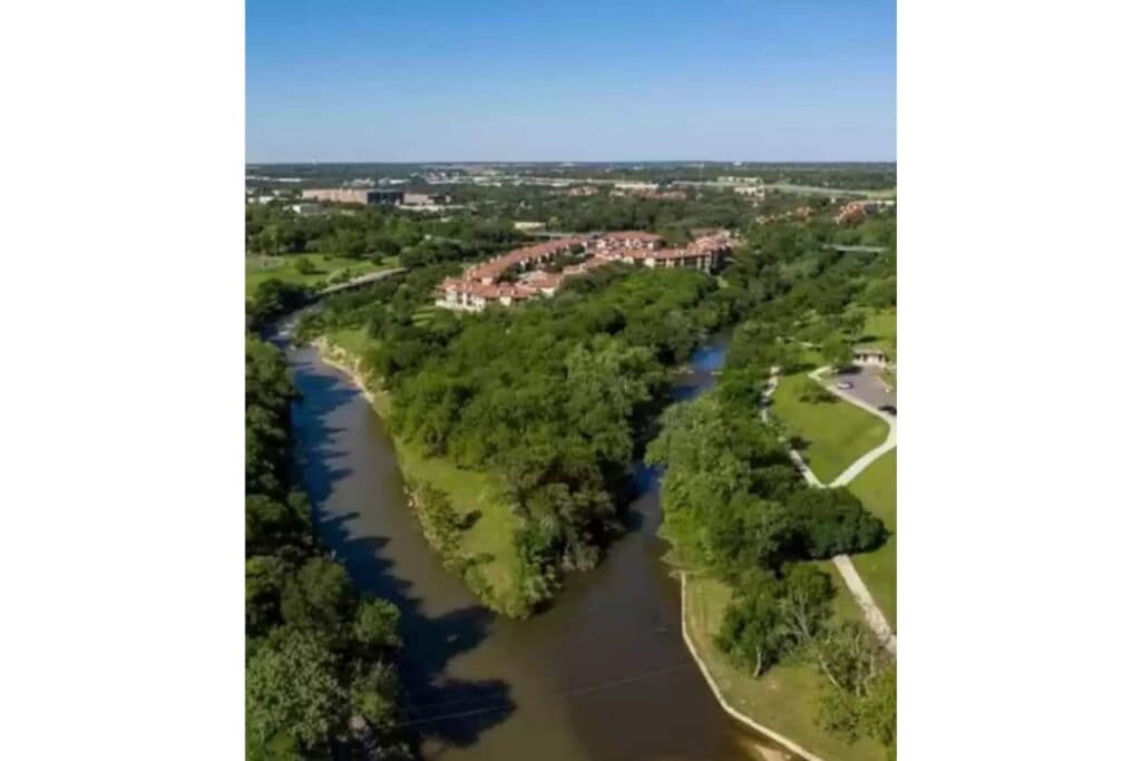 6 Acre River Retreat in Historic Downtown