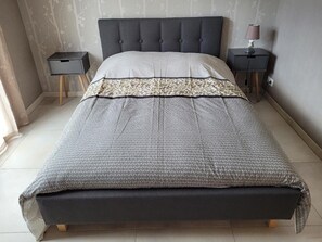 3 bedrooms, iron/ironing board, free WiFi, bed sheets - Detached villa with private pool in Uzès, 10 minutes' walk from the town center (Uzès)