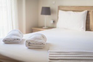 City Apartment, 2 Bedrooms | 2 bedrooms, Egyptian cotton sheets, premium bedding, desk - Relaxing Koukaki Apartment by CloudKeys (Athens)