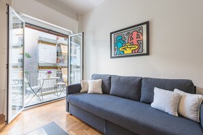 Leilighet – city, 2 soverom | Oppholdsområde | Bøker