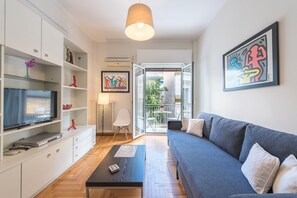 Leilighet – city, 2 soverom | Oppholdsområde | Bøker