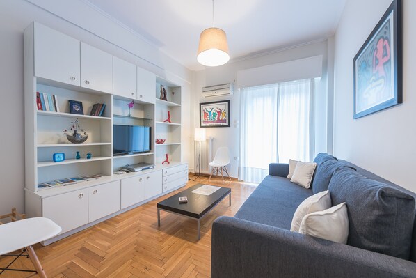 City Apartment, 2 Bedrooms | Living area