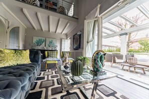 Smart-TV, Kamin, DVD-Player