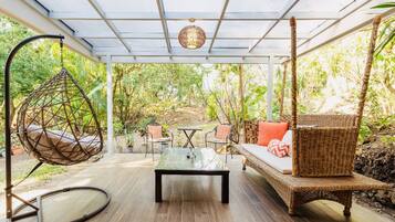 Apartamento romántico, 2 habitaciones, terraza, vistas al jardín | Terraza o patio