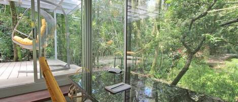 Studio Romantique, 1 grand lit, terrasse, vue jardin | Vue de la chambre