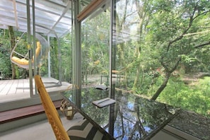 Studio Romantique, 1 grand lit, terrasse, vue jardin | Vue de la chambre