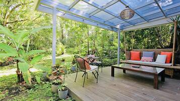 Romantic Apartment, 2 Bedrooms, Terrace, Garden View | Teres/patio