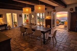 Dining - nice villa with with pool and seaview (agay)