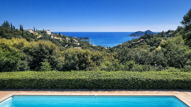 Outdoor pool - nice villa with with pool and seaview (agay)
