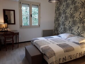 3 bedrooms, iron/ironing board, travel cot, free WiFi - Aux Portes de Beaune, Maison de Vacances 100m2 Rénovée et Climatisée 6/8 Pers (Sainte-Marie-la-Blanche)