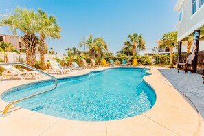 Outdoor pool, a heated pool - Palazzo 360 5bdr/5 bath with a heated pool sleeps 18 (Murrells Inlet)