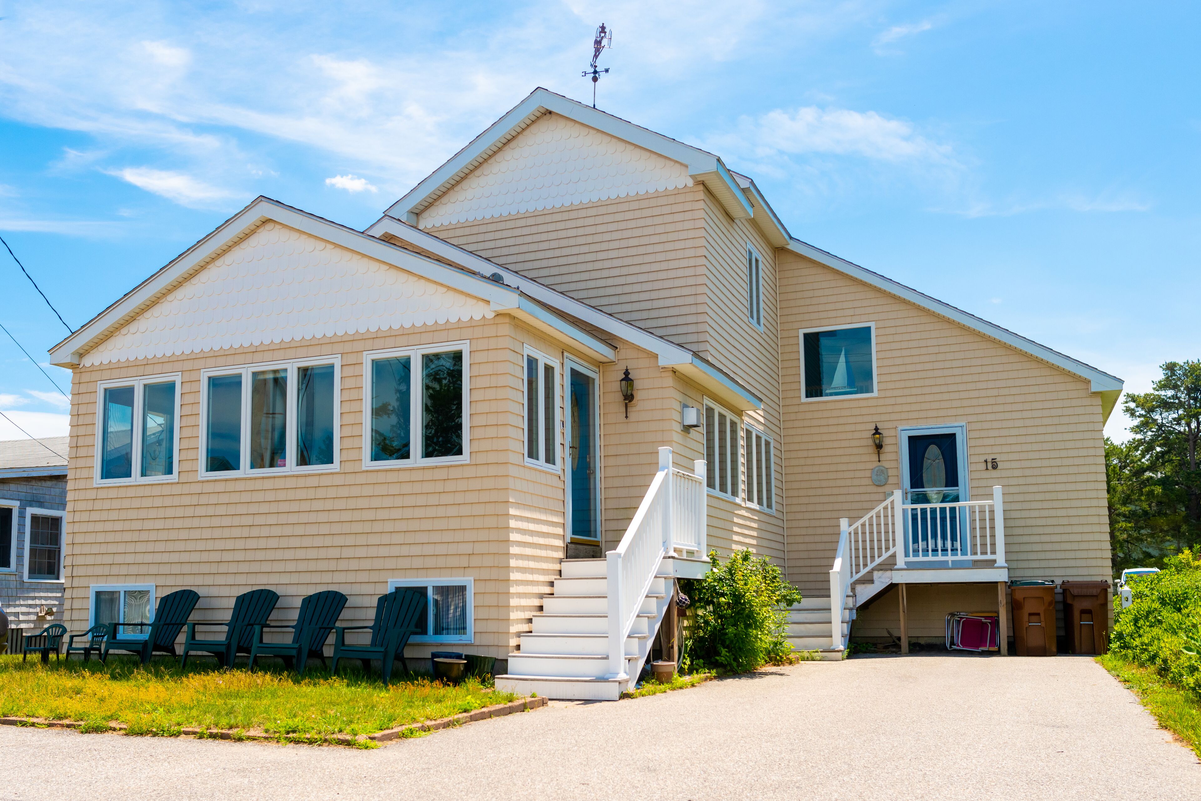 Beautiful Family Ferry Beach Retreat with July 4th week available!