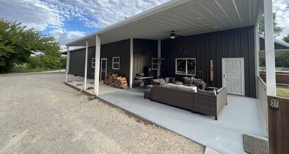 Guest Home on Lake Godstone