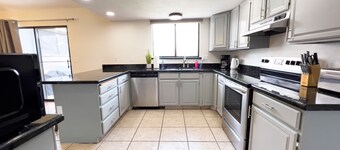 Retreat - Lake Powell - Antelope Canyon - Horseshoe Bend - Lots of boat parking!