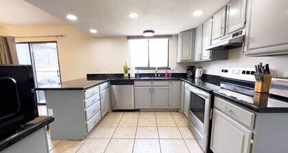 Retreat - Lake Powell - Antelope Canyon - Horseshoe Bend - Lots of boat parking!