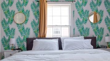 3 Schlafzimmer, Schreibtisch, Bügeleisen/Bügelbrett, Reisekinderbett