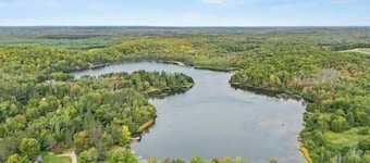 Relaxing Lake Home that is certain to create smiles and memories for all ages!