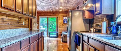 冰箱、微波炉、烤箱、炉灶