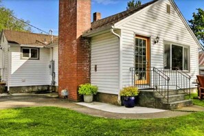 Exterior - The Cowboy cottage  (Bellingham)