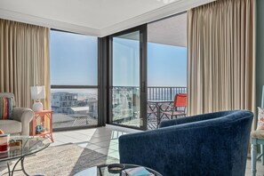 Smart TV, DVD player, books