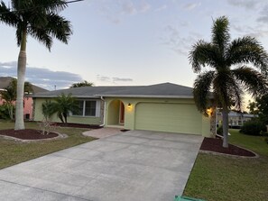 Exterior - Waterfront house, boat dock, pool, walking distance to Port Charlotte Beach (Port Charlotte)