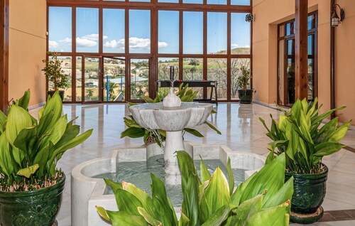 Beautiful home in Otura with kitchen