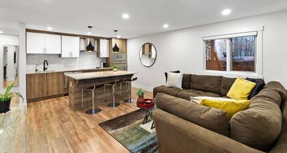 Elveden Manor suite on 5 acres for a relaxing stay. Tesla charger on site