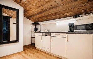 Kühlschrank, Herdplatte, Geschirrspüler