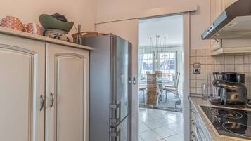 Kühlschrank, Herdplatte, Geschirrspüler