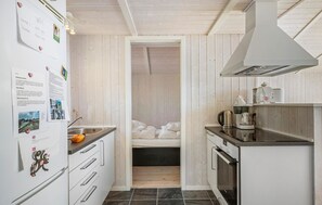 Fridge, oven, stovetop, coffee/tea maker