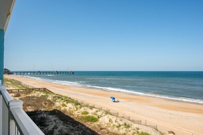 Stunning Top-Floor Oceanfront Condo! Pools & New Step in Shower and More!