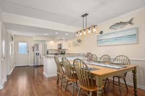 Dining - Stunning Top-Floor Oceanfront Condo! Pools & New Step in Shower and More! (Nags Head)