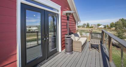 The Bird House of Frederick with Open Space & Lake Views!