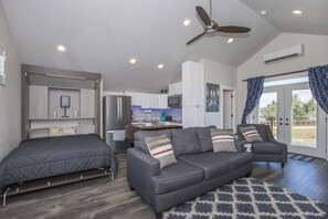 1 chambre, bureau, fer et planche à repasser, accès au Wi-Fi (inclus)