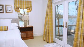 4 bedrooms, desk, iron/ironing board, free WiFi