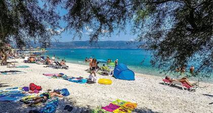 Nice apartment in Slatine with WiFi