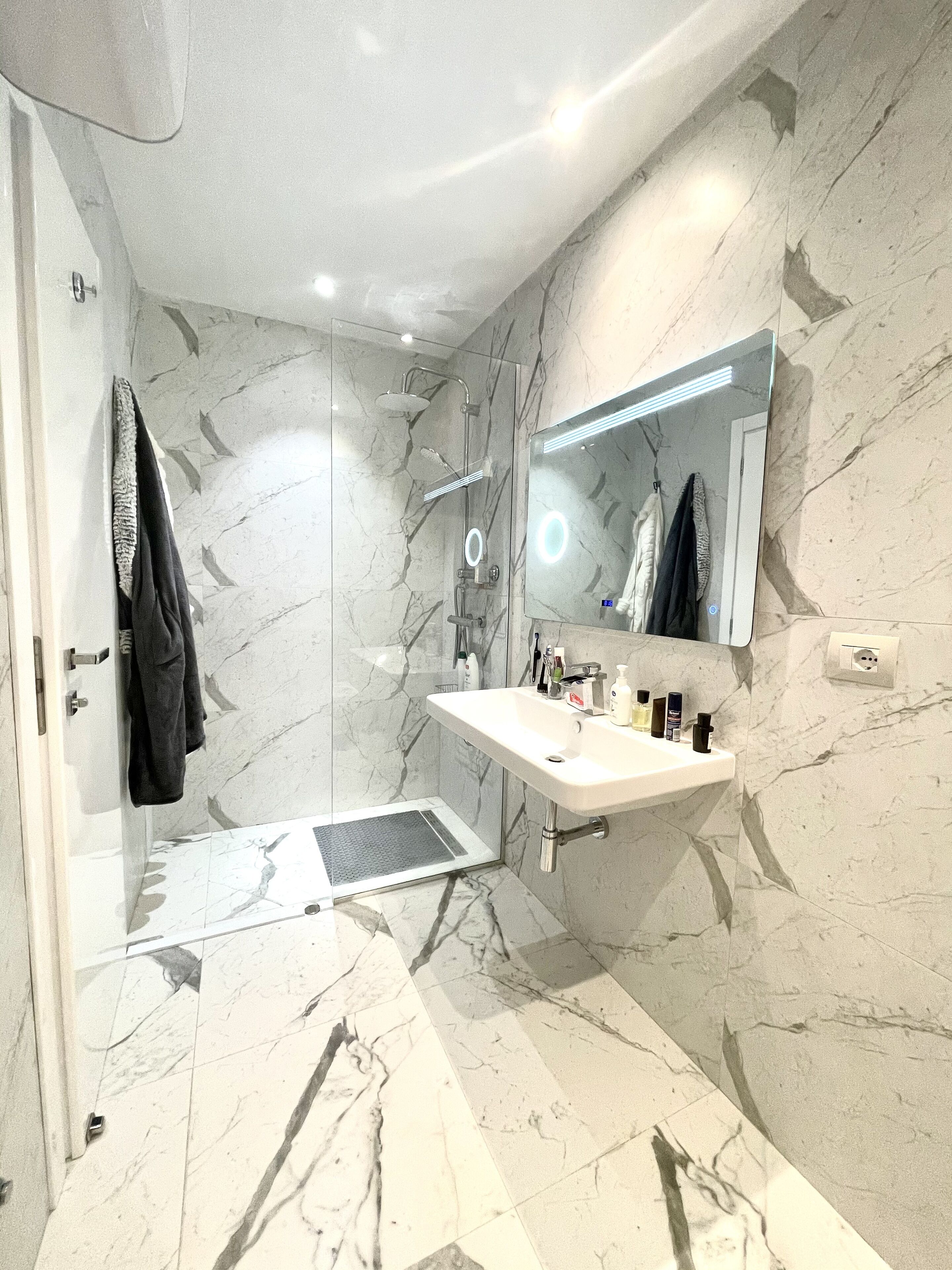 Douche, bidet