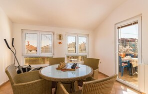 Dining - Awesome apartment in Pula with WiFi (Pula)