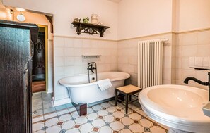 Bathtub